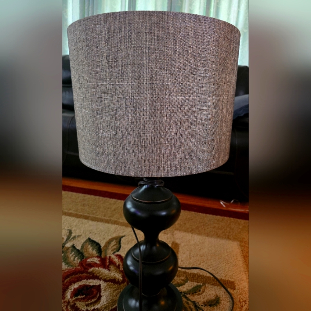 Elegant Black Table Lamp with Gray Shade